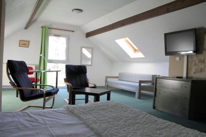 Hotel Restaurant Du Mee Le Mée-sur-Seine Rom bilde