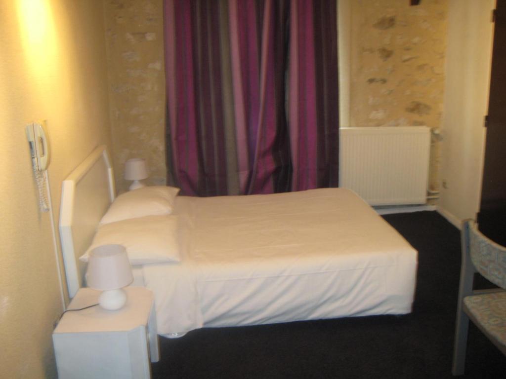 Hotel Restaurant Du Mee Le Mée-sur-Seine Rom bilde